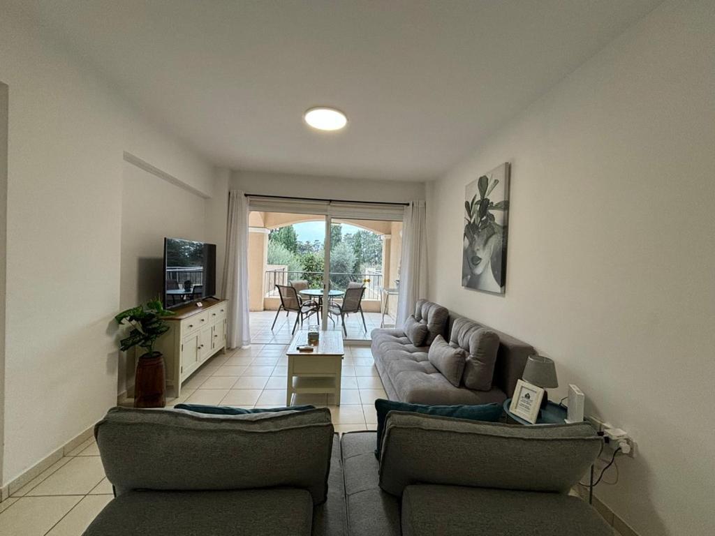 Cozy Apartment In Paphos Beautiful Complex Экстерьер фото